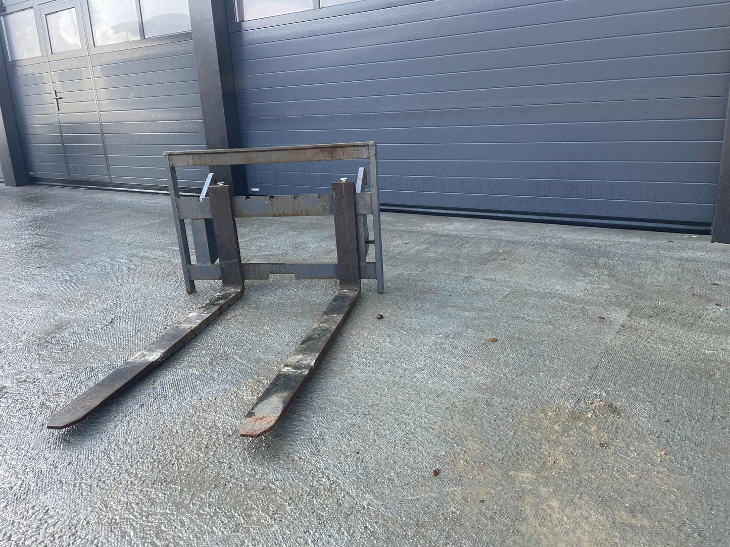 ---SOLGT----Div Redskaber til minilæsser eller traktor