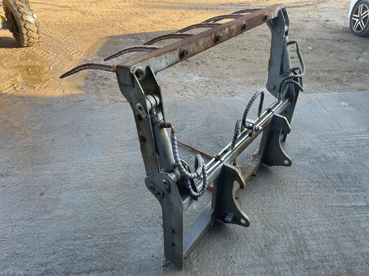 ---SOLGT----Div Redskaber til minilæsser eller traktor