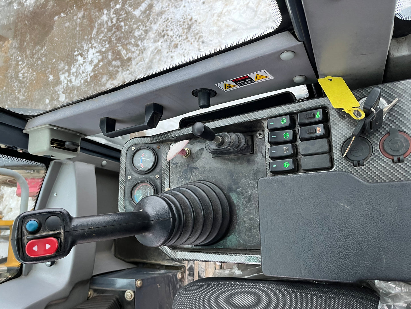 --SOLGT-- Wolf WL825 6 tons