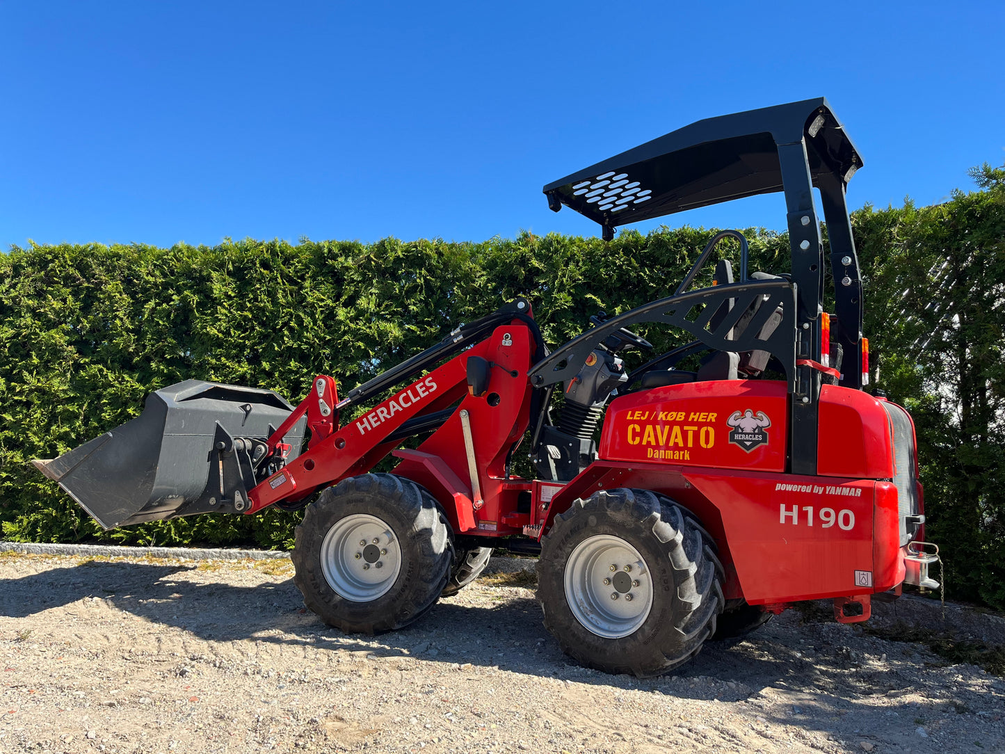 --  SOLGT  --  Demo Heracles Minilæsser H190