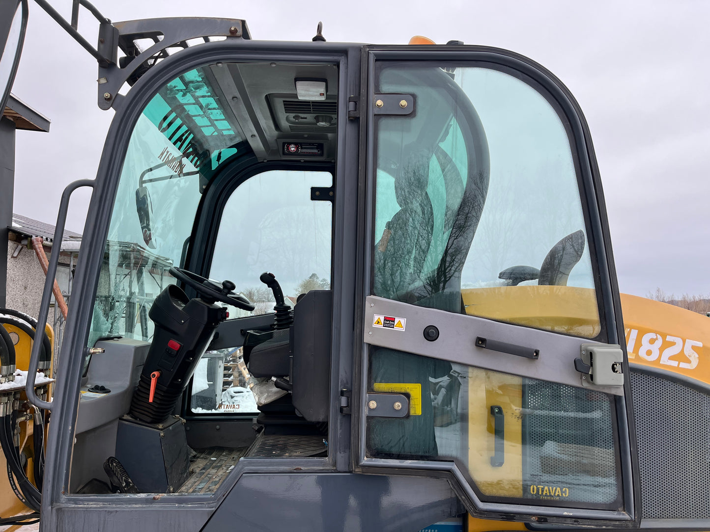 --SOLGT-- Wolf WL825 6 tons