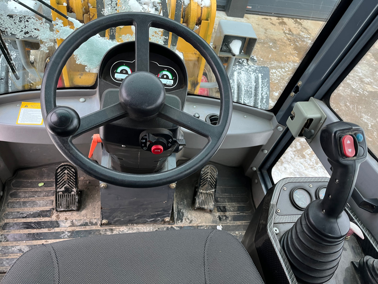 --SOLGT-- Wolf WL825 6 tons